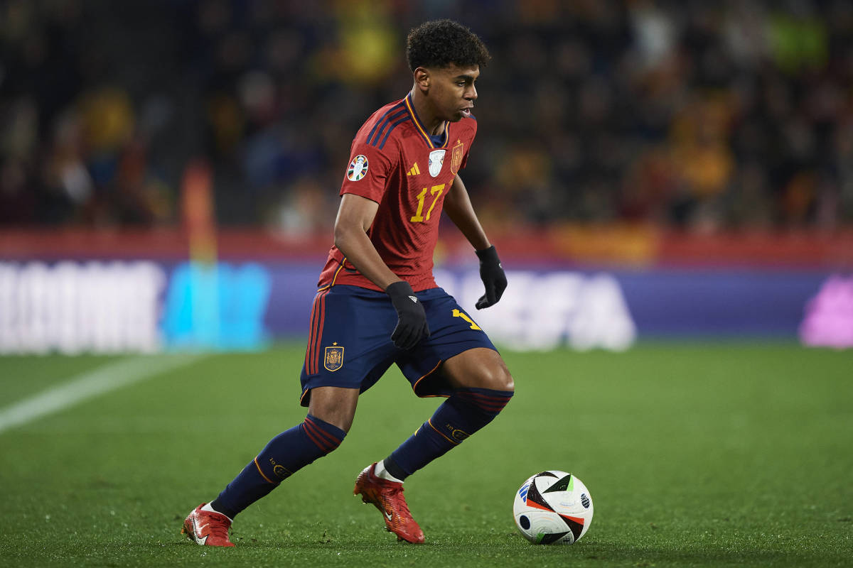 Con tan solo 16 años, él jugará su cuarto partido con la Selección absoluta